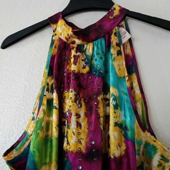 Top. - Picture 2 of 3